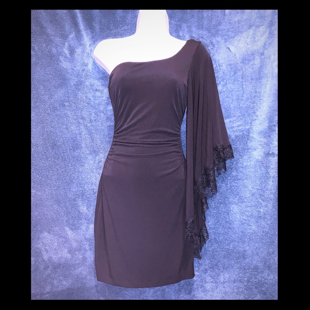 NWOT One Shoulder With One Wing Sleeve 🔥
